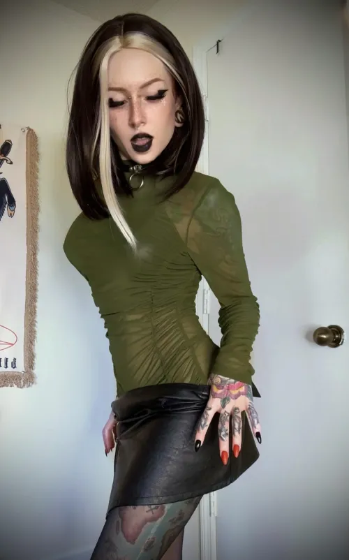 Thumbnail Sensual Seduction: Rogue's Desire by Luna_sonora2 in Gothsluts