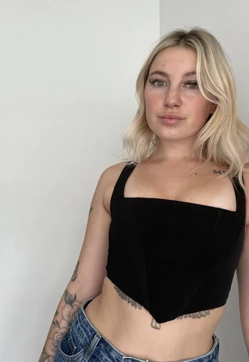 Thumbnail Black Croptop Admiration | RegularTheology's Style Statements