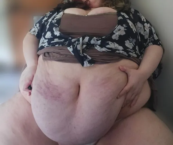 Thumbnail Marshmallow Fantasy: Enjoying SquishyGoblinBby's Softness