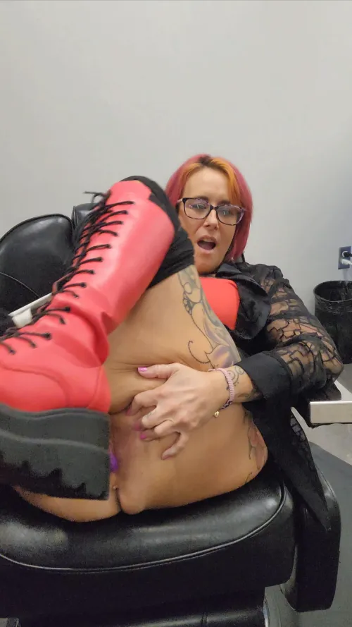 Thumbnail Does Your Hairstylist Finish Before Fading? by SexynTattedStoner | OnlyFans101