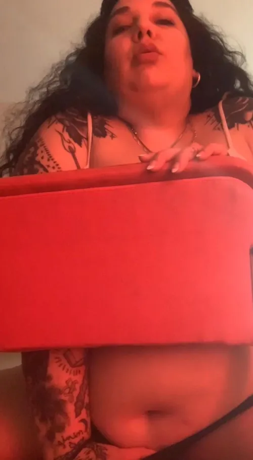 Thumbnail Life's Temptations: piscisbabe's Alluring BBW Journey