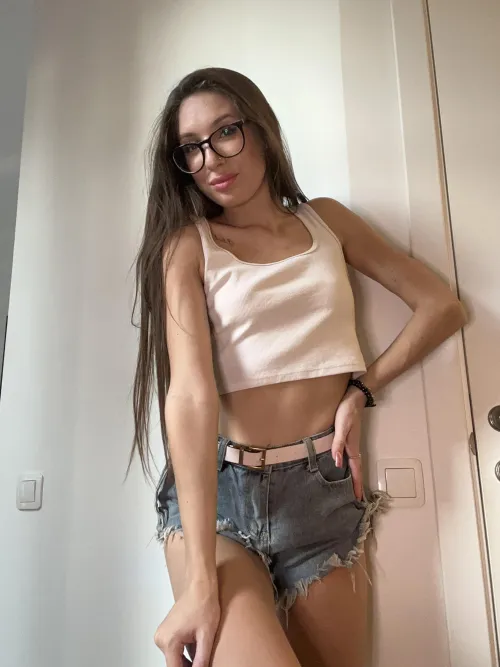 Thumbnail Cherishing Tops as Favorite Outfits | EllaHallman