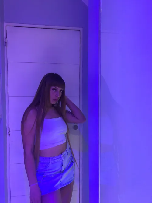 Thumbnail Embracing Silhouette Marks in Croptop Fashion | Tastybabyyy888