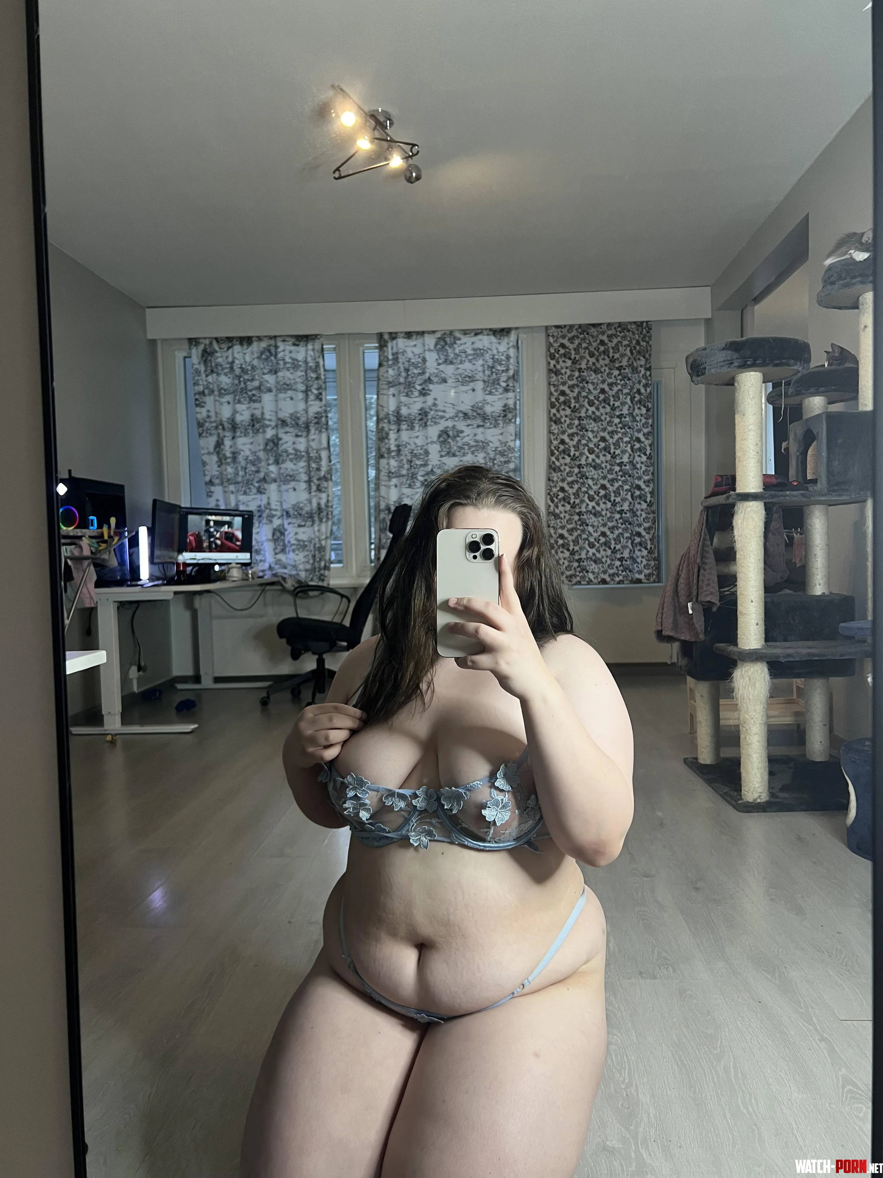 Whats the best part about chubby women  by Susbeee