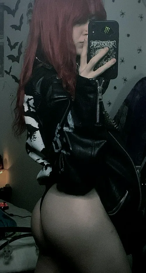 Thumbnail Empowerment and Untamed Style: A Journey in Favorite Materials by LivingDeadGothh