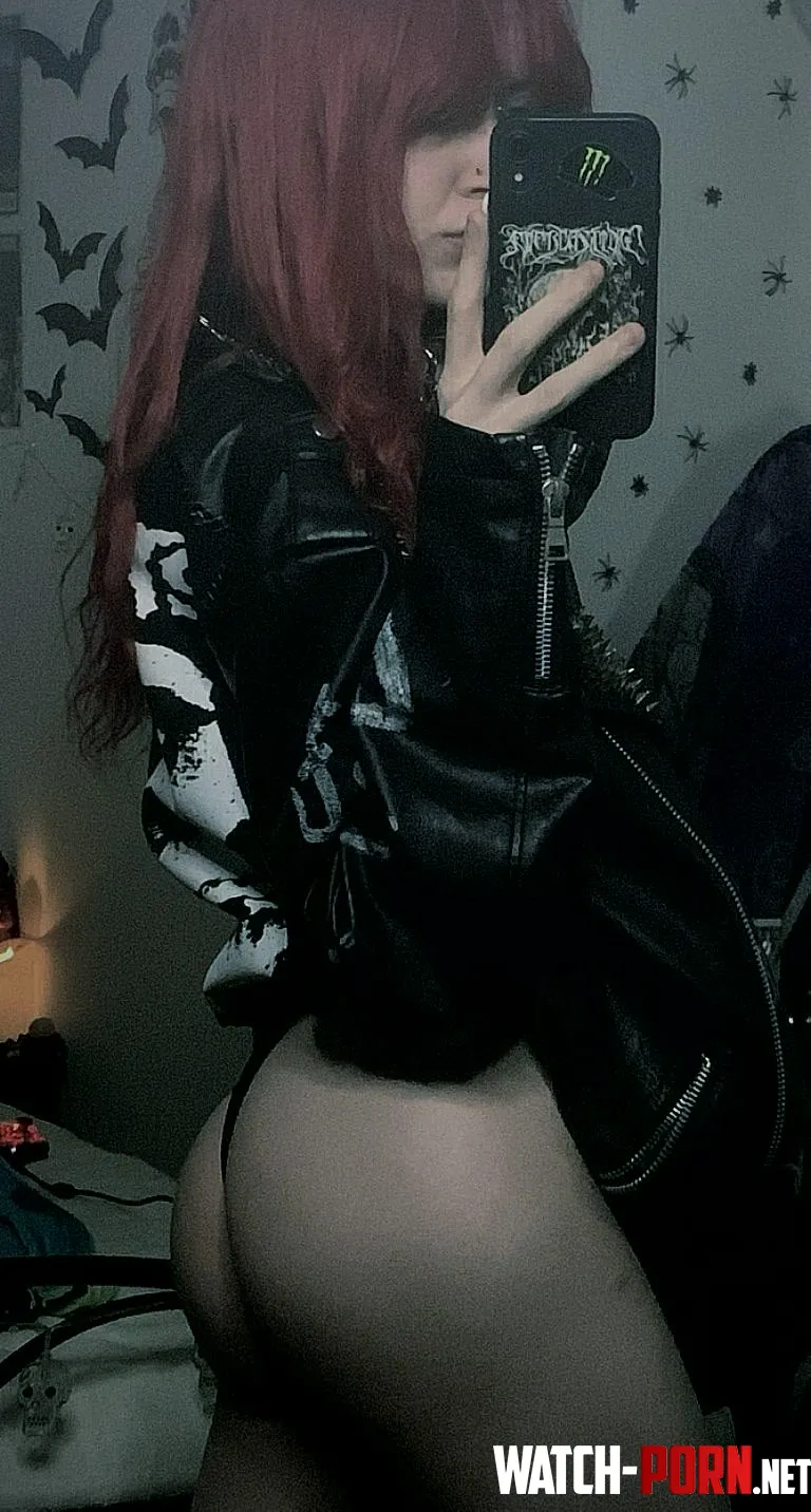 Feeling empowered and untamed in my favorite material by LivingDeadGothh