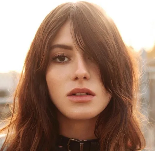 Thumbnail Cashmere1977_v3 Spotlights Alejandra Guilmant's Charm