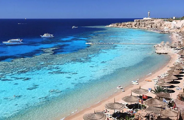 Thumbnail Snoo-95009 Presents a Panoramic View of Egypt's Resort