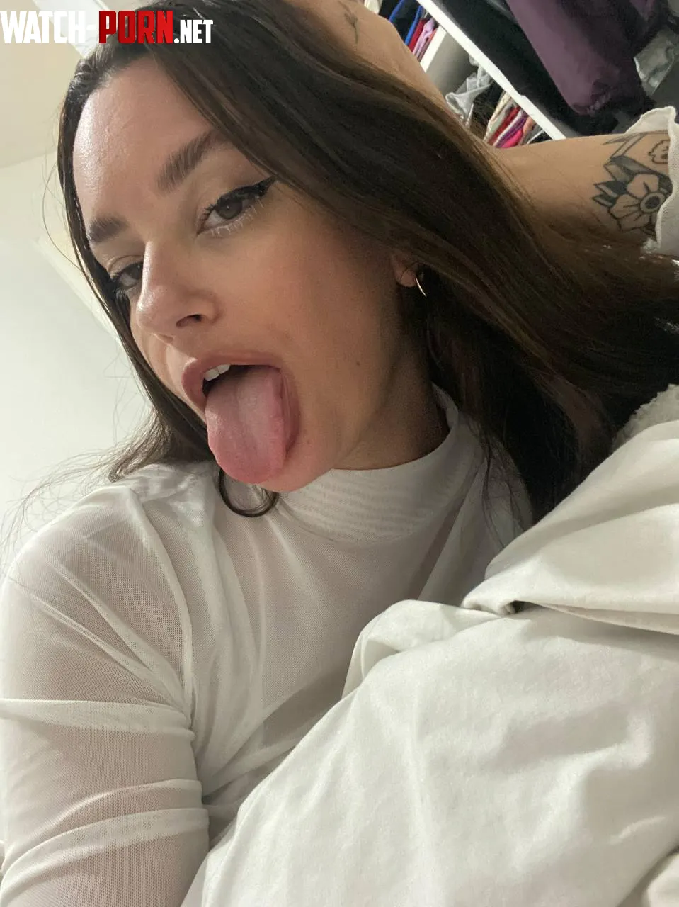Let me show you what I can do with my tongue  by w_queen