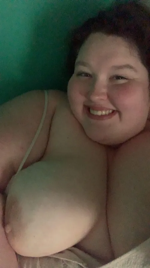 Thumbnail basicallyloribeth: The Joy of Having Titties Out - BBW Lifestyle