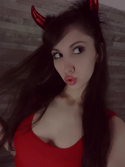 Thumbnail Embracing the Bad Girl Aesthetic by n1blum