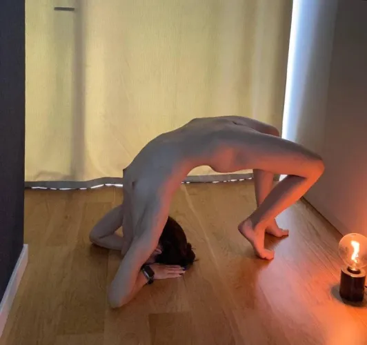 Thumbnail Morning Yoga: Energizing the Body and Mind with meledylove - LaBeauteFeminine