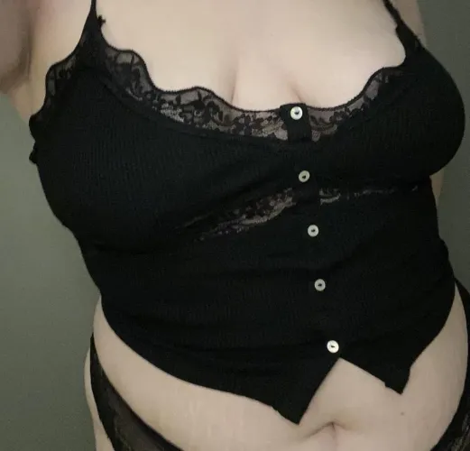 Thumbnail Chubby Greetings: Meet porcelainstrawberrys