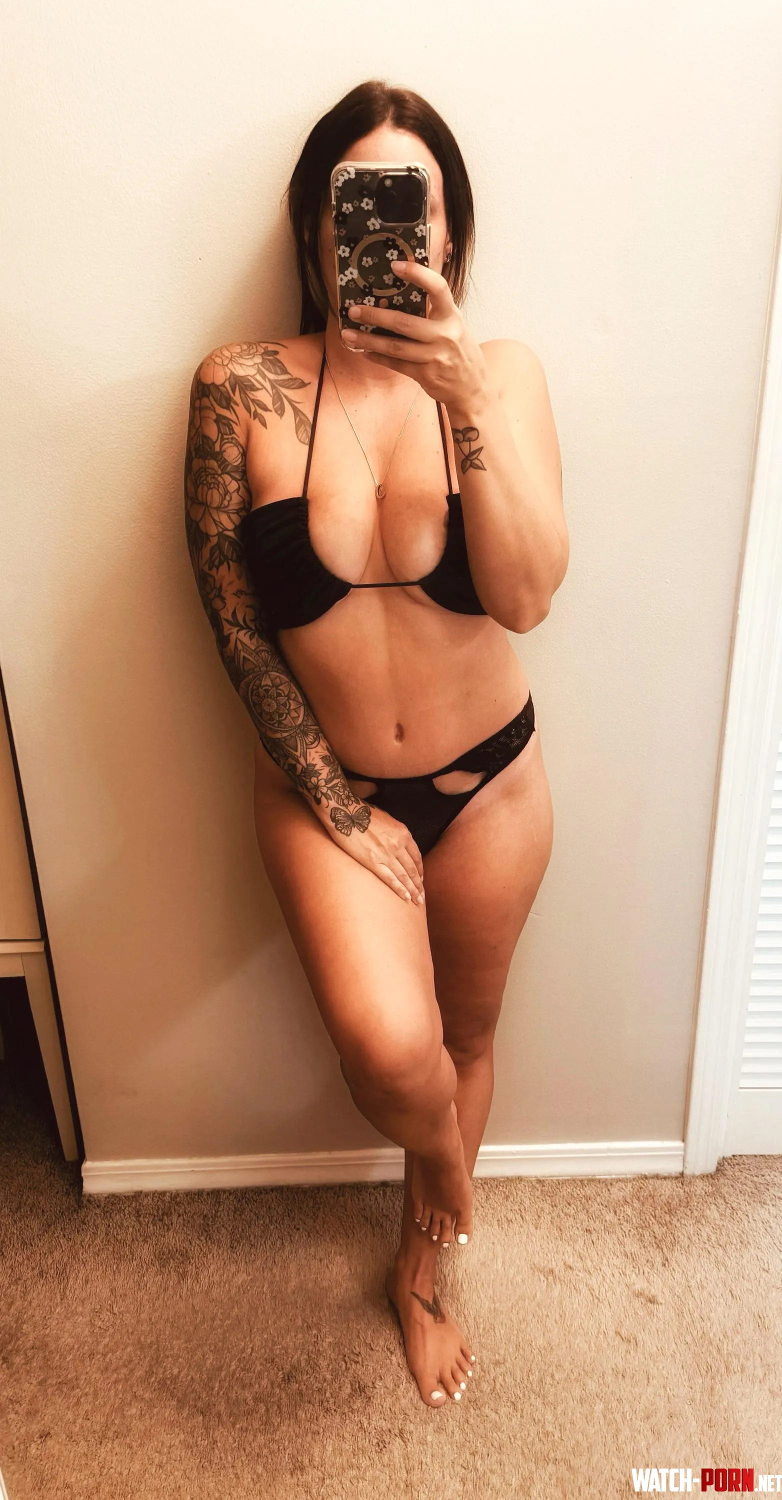 Into tatted mid 30s milfs by dirrtydiana1992