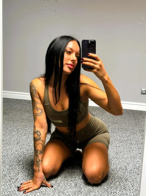 Thumbnail blossoms_booty's Reflection: Irresistible Mirror Selfie | MirrorSelfie