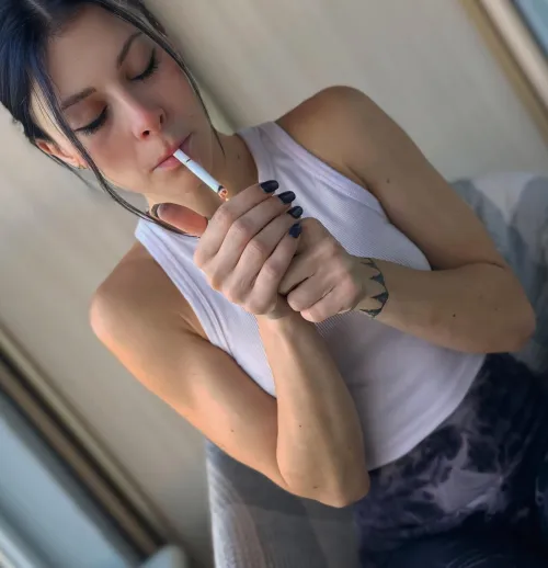 Thumbnail PurpleRainnss Reveals: Cigarette Scents Turn Men On