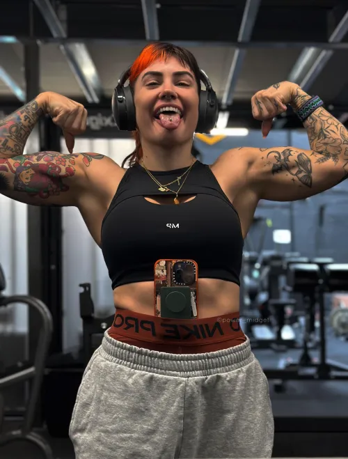 Thumbnail Hope You Like Girls Who Lift - An emogirls Revelation by power_midget