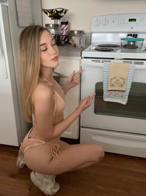 Thumbnail Men who cook deserve unlimited blowjobs by cowgirll444 in LegalTeens Category