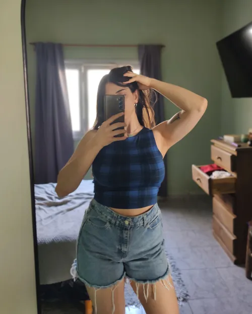 Thumbnail Do I Look Cute? A Stylish Insight for Croptop Girls by dafnecute69