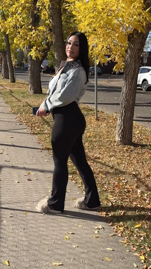Thumbnail Morning Vibes: prettycitydimes' Classy Start to the Day