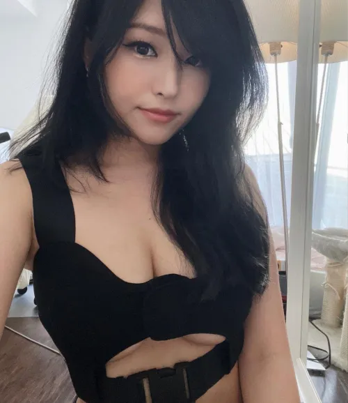 Thumbnail Underboob and Cleavage: A Sensual Display | xcharm_nal | realasians
