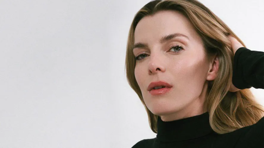 Thumbnail Beauty Personified: Betty Gilpin | Author: MacJeff2018 | PrettyGirls