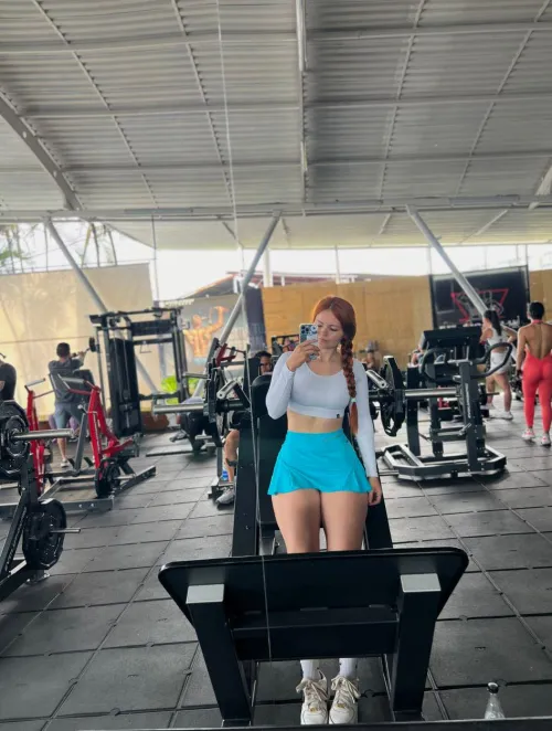 Thumbnail There's Something I Wanna Show You Darling by SweetJessicaa: A Sneak Peek into Yoga Pants Fashion