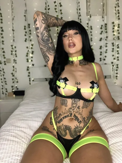 Thumbnail 20 Minutes in a Room: Bubbly-Lilianna's TotalBabes Secret Unveiled
