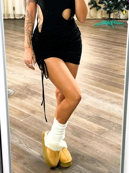 Thumbnail Homemade Leg Revelations: Explore with blossoms_booty