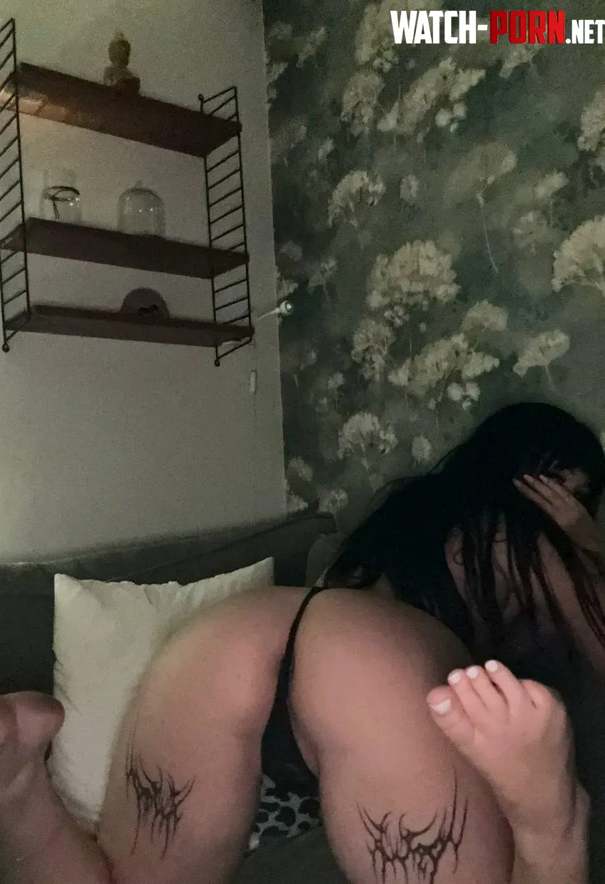 a tight big ass and a juicy pussy  I have everything you love  by gothhmolly