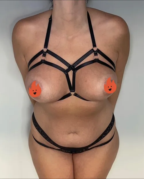 Thumbnail Seductive Targets: TimidTullie's Perfect Aim | Babes
