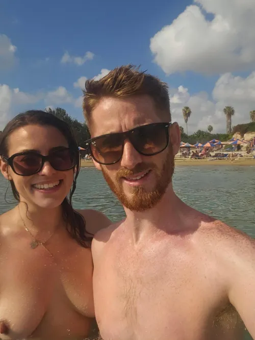 Thumbnail Innocent_hotwife_xxx's Holiday Selfie: Revealing Nipples Galore