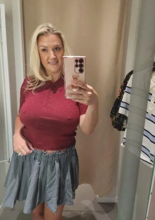 Thumbnail Huge Boobs Dilemma: Mrs_Englewood's Shirt Experiments