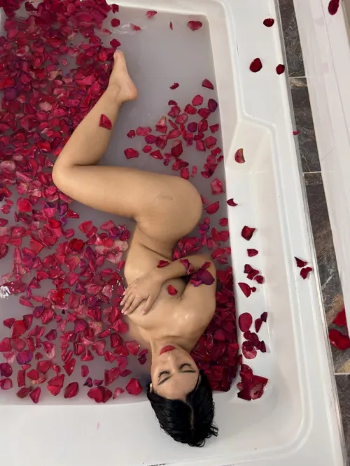 Thumbnail Imagining Intimacy: A Latina Fantasy with Honey_Jessica