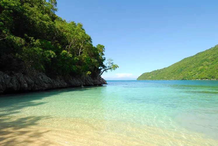Thumbnail colapepsikinnie Explores Malfini Beach Haiti Beauty in Beach Setting