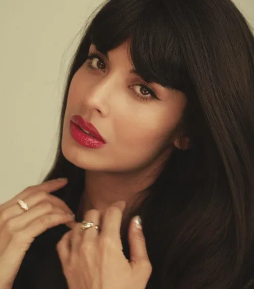 Thumbnail KG101411: Spotlight on Jameela Jamil - Gorgeous Pretty Girl