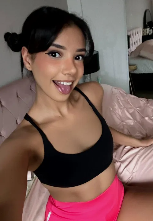 Thumbnail Black Is Better: sweet_samantha66 Shines in Croptopgirls