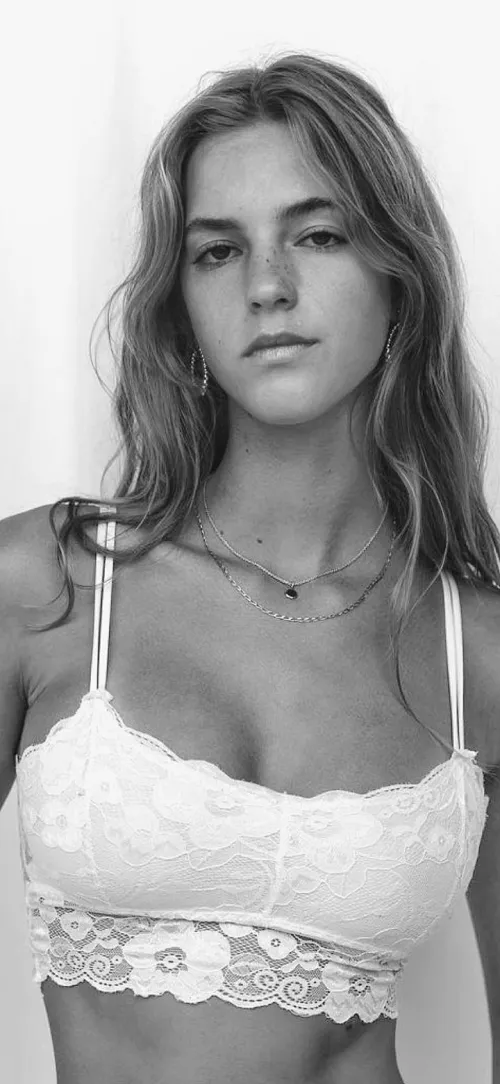 Thumbnail Emily Feld's Stunning Portraits by Conscious-Dingo4463 in Models