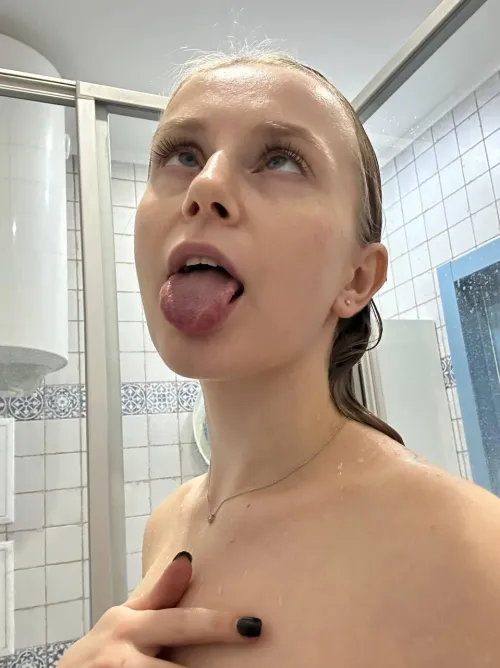 Thumbnail Dulcie_lynx: Shower Secrets in the RealAhegao Category