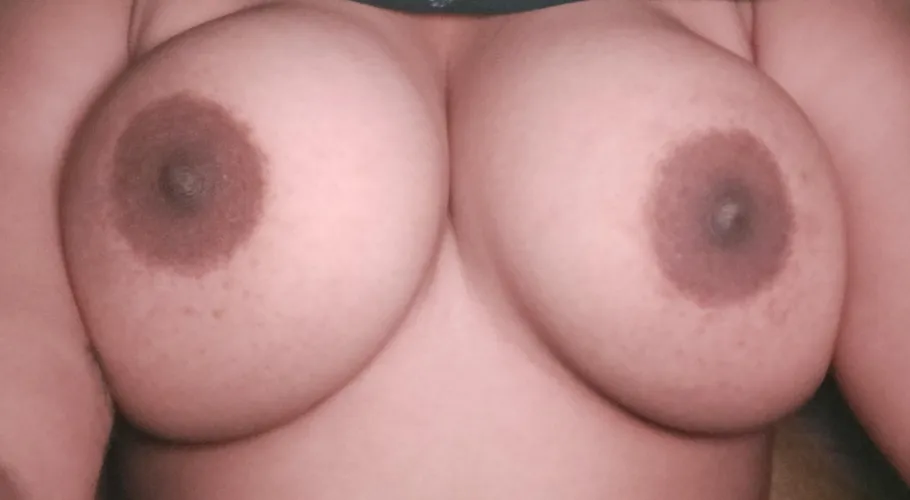 Thumbnail What Do You Think? An Insightful Ratemyboobs Discussion