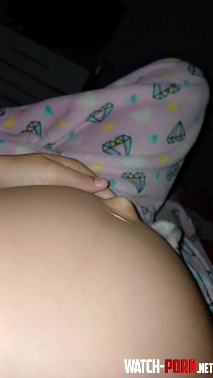 Here you have a very horny pregnant girl available for you come and see that I have no limits by Yolita23