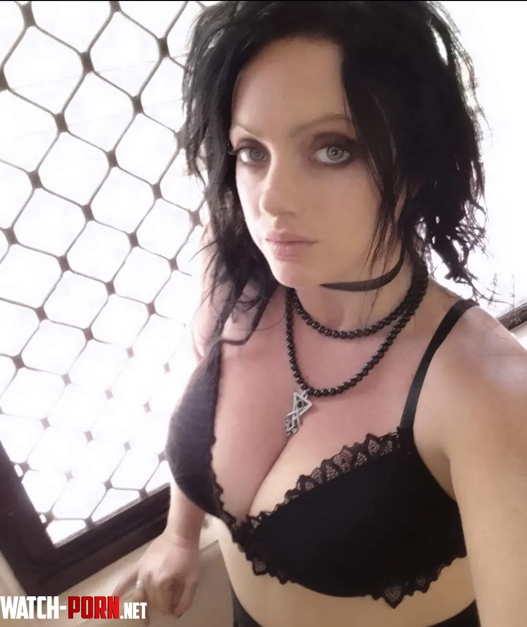 Go on bust a nut to my cleavage by DRustyAngel666