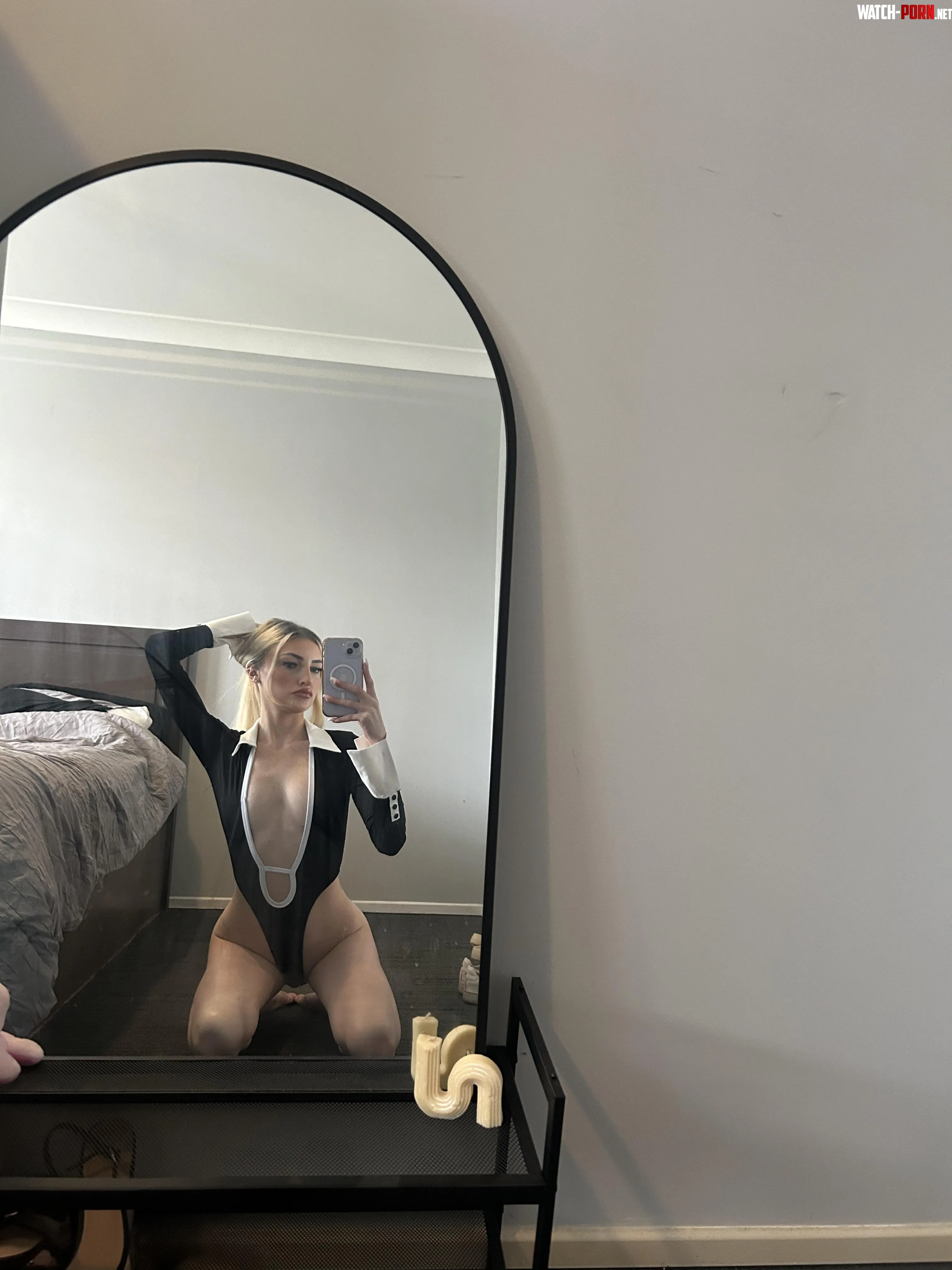 good mornings in the mirror by blondiebabexx