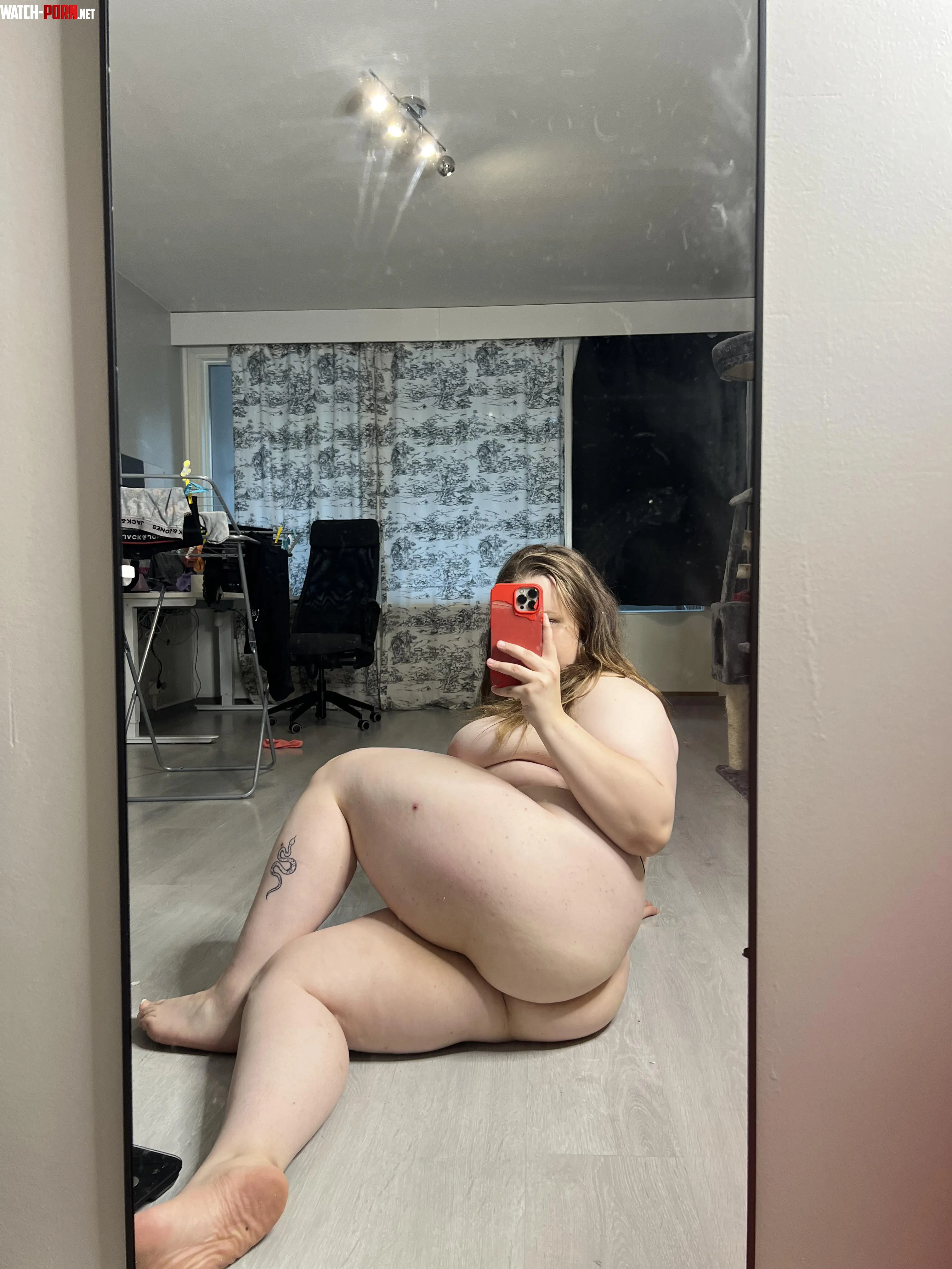 Are my thighs too fat  by Susbeee