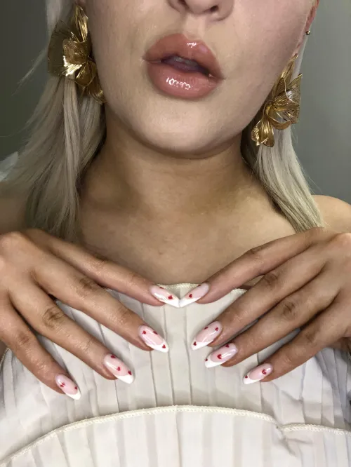 Thumbnail Skin-Drifting Sensations: A Nail Fetish Desire