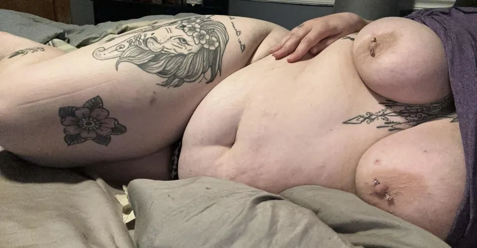 Thumbnail Exploring DykesGoneWild Subreddit - hml_only23 Shares Exciting Experiences