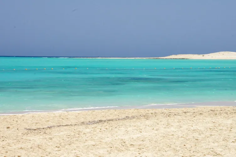 Thumbnail Sandy Oasis: Egypt's Clear Water Beach | Author: VillegasBelice | beach