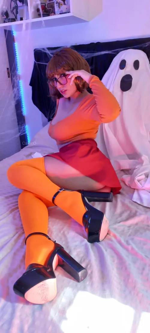 Thumbnail Unraveling Friendly_Cassie's Velma Dinkley Mystery in NSFWCostumes