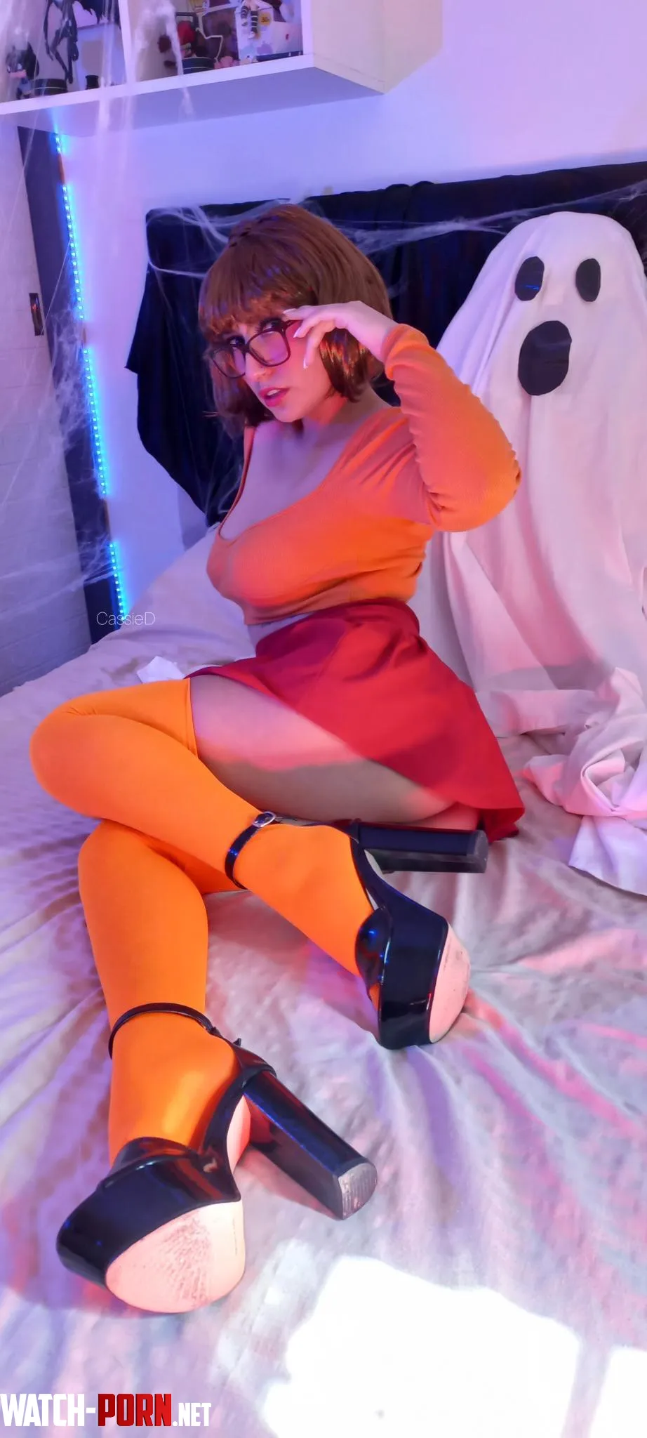 Velma Dinkley resolving a mystery by Friendly_Cassie