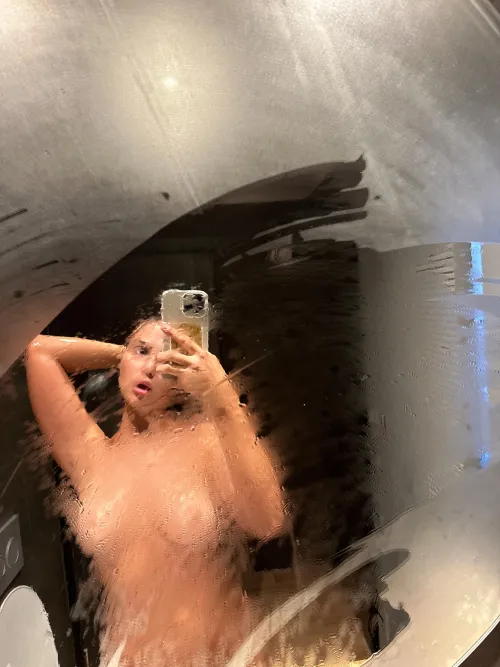 Thumbnail onlyleilalewiss Sets the Mood for a Sexy Selfie in MirrorSelfie